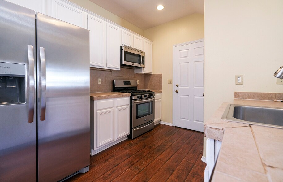 More Photos Of 1107-1111, Santa Barbara Multifamily For Sale