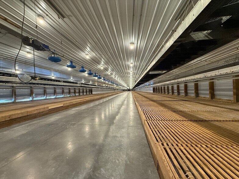 More Photos Of 461483 E 1040 Rd, Sallisaw Industrial For Sale