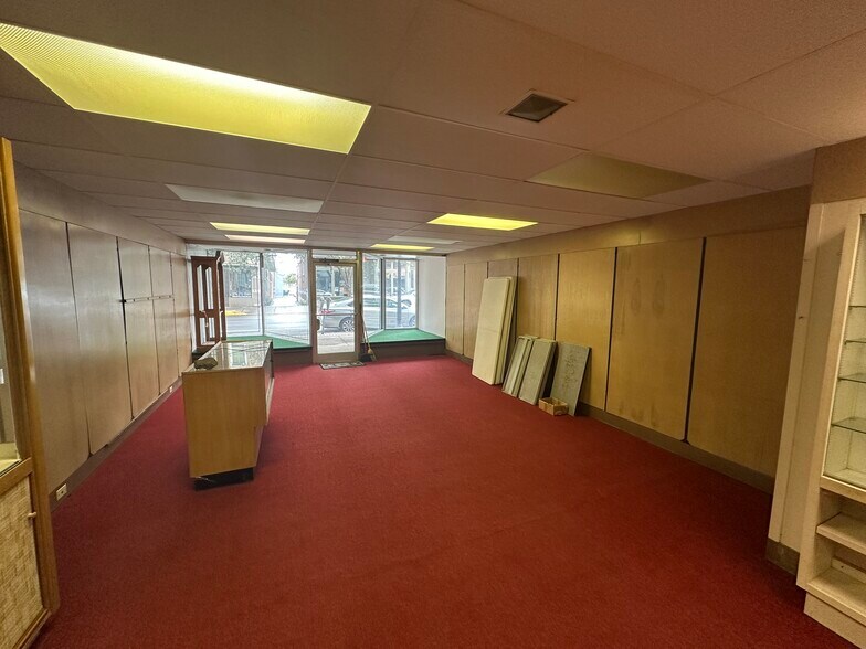 More Photos Of 519 Mill St, Danville General Retail For Sale