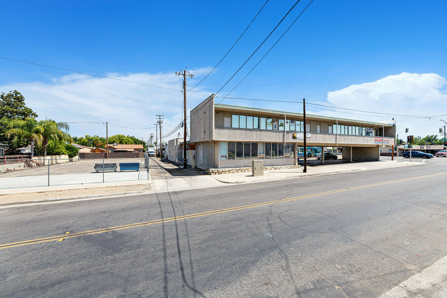 More Photos Of 2801-2819 N Blackstone Ave, Fresno Office For Sale