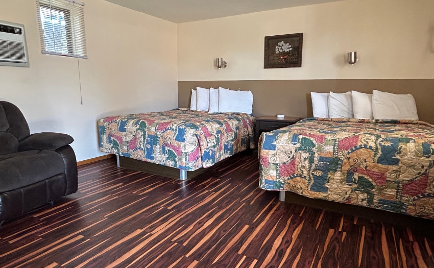 More Photos Of 610 E Hart St, Buffalo Hotel For Sale