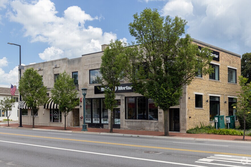 Primary Photo Of 807-811 Waukegan Rd, Deerfield Storefront Retail Residential For Lease