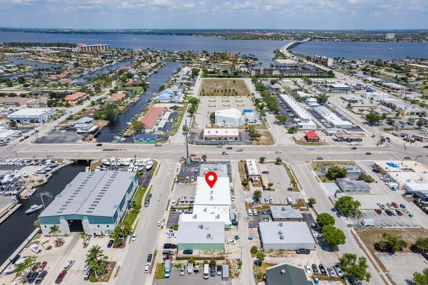 More Photos Of 1520 SE 46th Ln, Cape Coral Freestanding For Lease