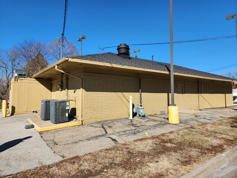More Photos Of 1600 Euclid Ave, Des Moines Fast Food For Sale