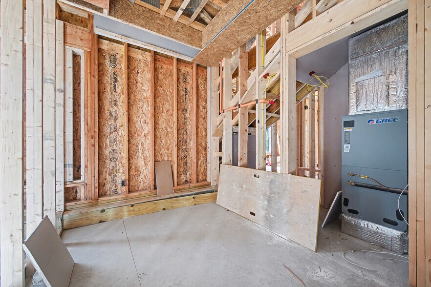 More Photos Of 173 High Plain St, Walpole Office For Sale