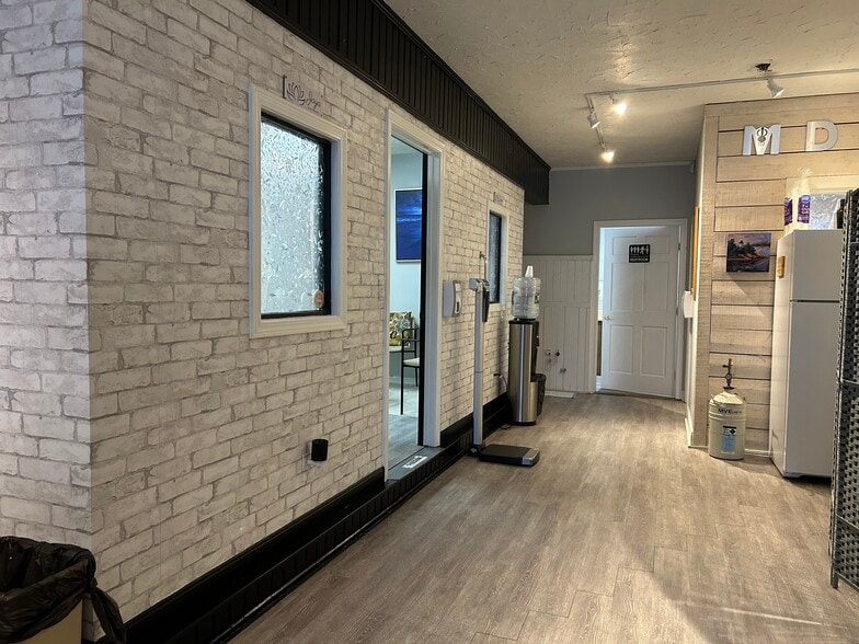 More Photos Of 11-15 Lexington Ave, Gloucester Storefront Retail Office For Lease