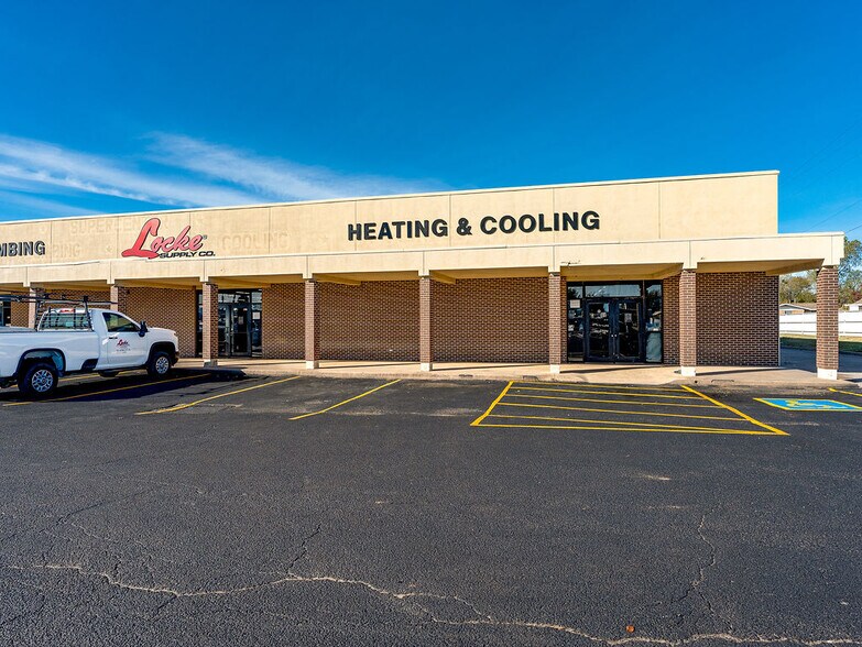 More Photos Of 801-807 N Broadway Ave, Ada Storefront For Lease