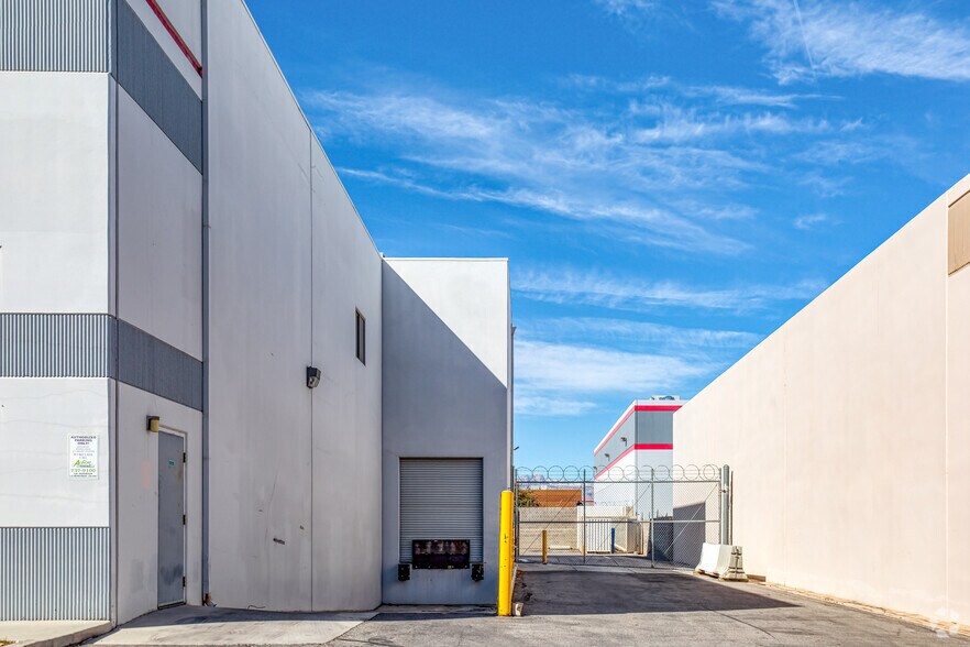 More Photos Of 5461 Arville St, Las Vegas Warehouse For Lease