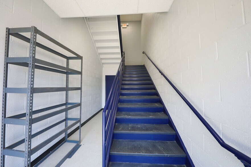 More Photos Of 999 Willow Grove St, Hackettstown Warehouse For Lease