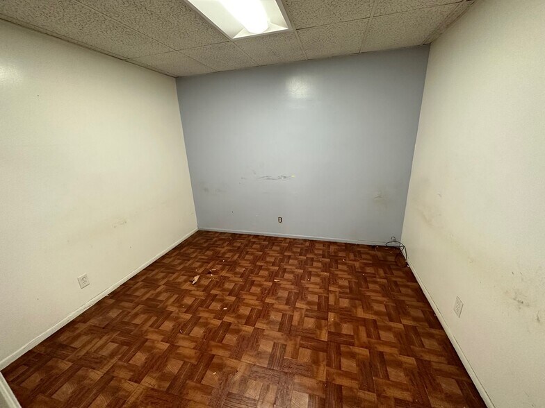More Photos Of 2047 W Manchester Ave, Los Angeles Medical For Sale