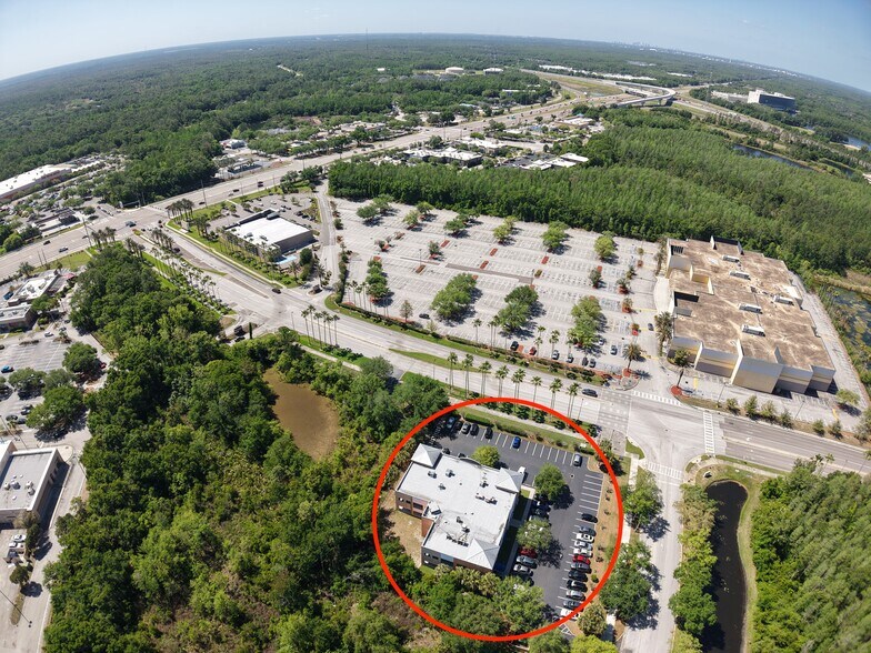 More Photos Of 18101 Highwoods Preserve Pkwy, Tampa Office Residential For Lease