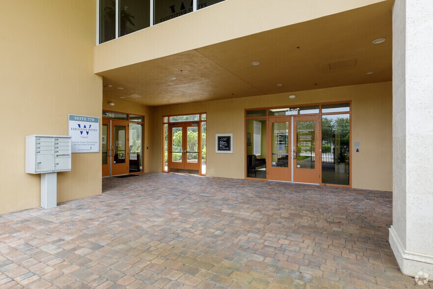 More Photos Of 770 SE Indian St, Stuart Coworking Space