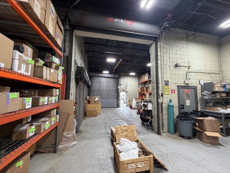 More Photos Of 160 Bethpage Sweet Hollow Rd, Old Bethpage Warehouse For Sale