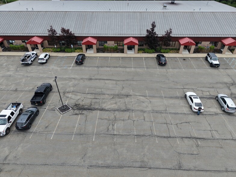 More Photos Of 12 Orben Dr, Landing Showroom For Lease