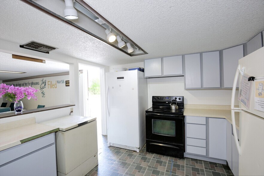 More Photos Of 7848 S 27th Ave, Laveen Religious Facility For Sale