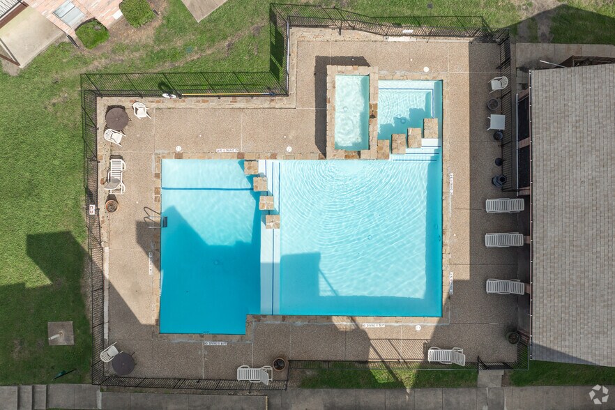 More Photos Of 1600 LaSalle Dr, Sherman Apartments For Sale