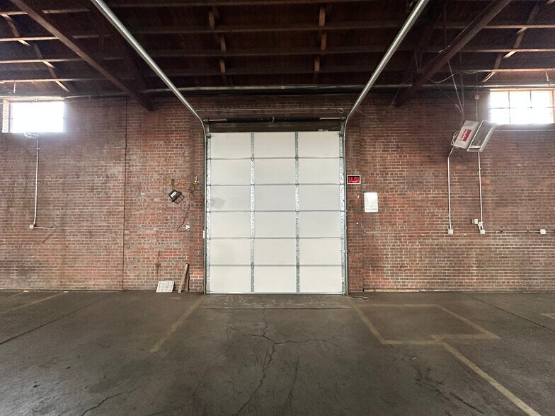 More Photos Of 5065 Colorado Blvd, Denver Warehouse For Lease