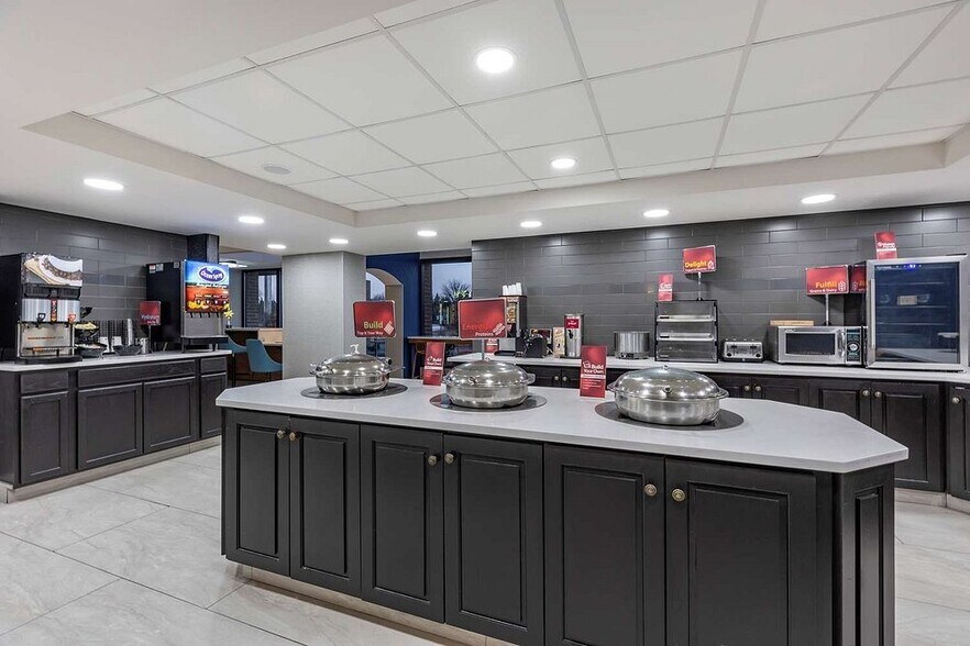 More Photos Of 12220 Dorsett Rd, Maryland Heights Hotel For Sale