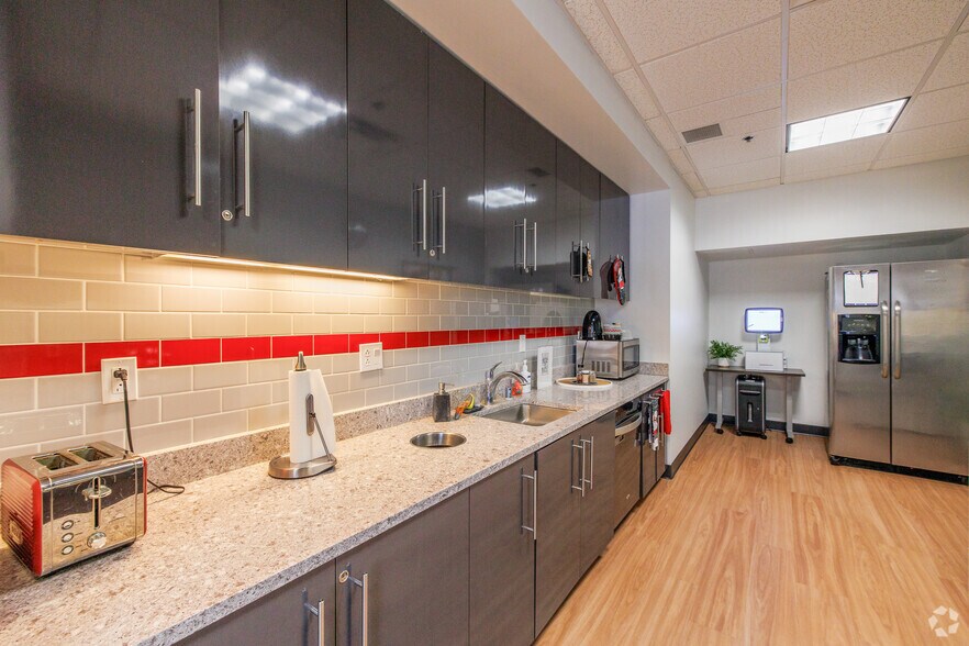 More Photos Of 500 Marquette Ave NW, Albuquerque Coworking Space