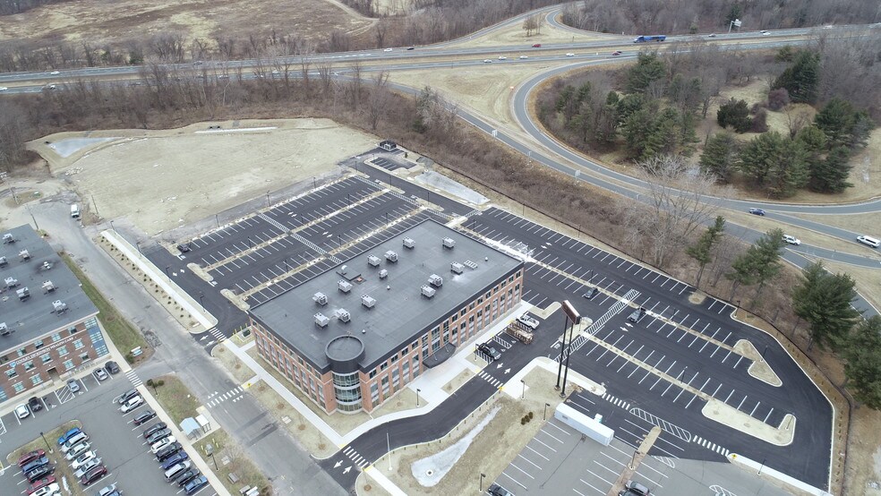 15 Atwood Dr, Northampton, MA 01060 Medical Office For Lease