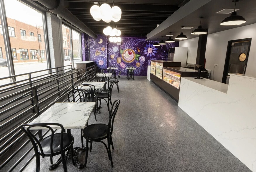 More Photos Of 1837 W Grand Ave, Chicago General Retail For Sale