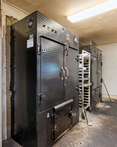 More Photos Of 100 Mountain Rd, Easthampton Restaurant For Sale