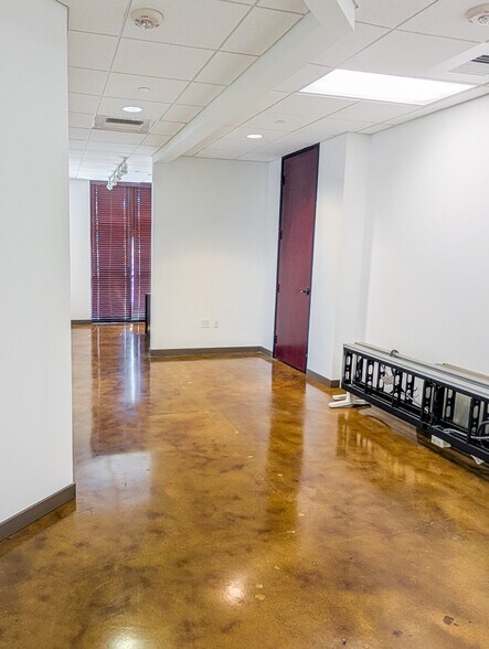 More Photos Of 2632 Broadway St, San Antonio Office Residential For Lease