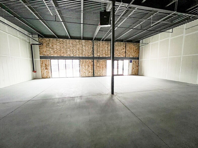 More Photos Of 6409 N Big Spring St, Midland Storefront For Lease