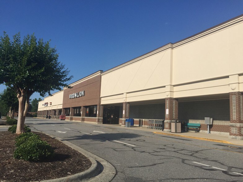 More Photos Of 5275-5289 US Hwy 158, Advance Storefront For Lease