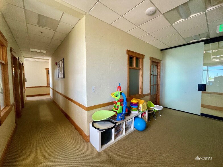 More Photos Of 4650 Royal Vista Cir, Windsor Office For Lease