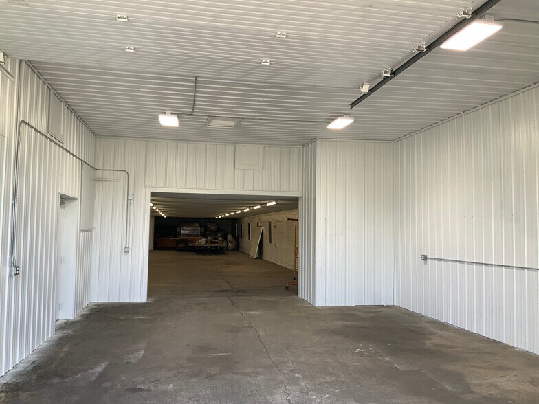 More Photos Of 28 East Elm Street, Saint Joseph Manufacturing For Lease