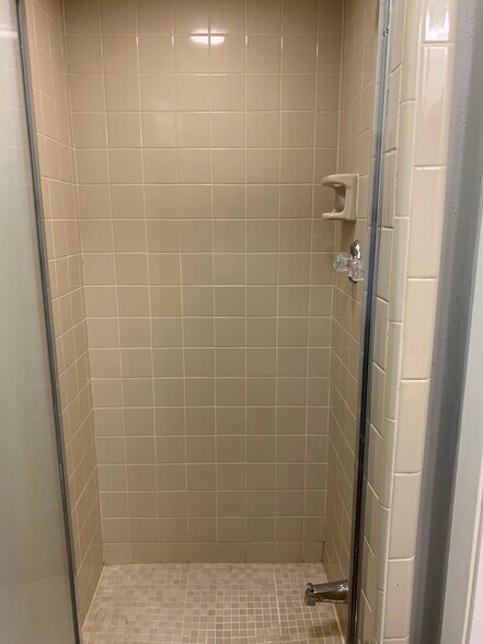 More Photos Of 14339 Torrey Chase Blvd, Houston Office For Sale