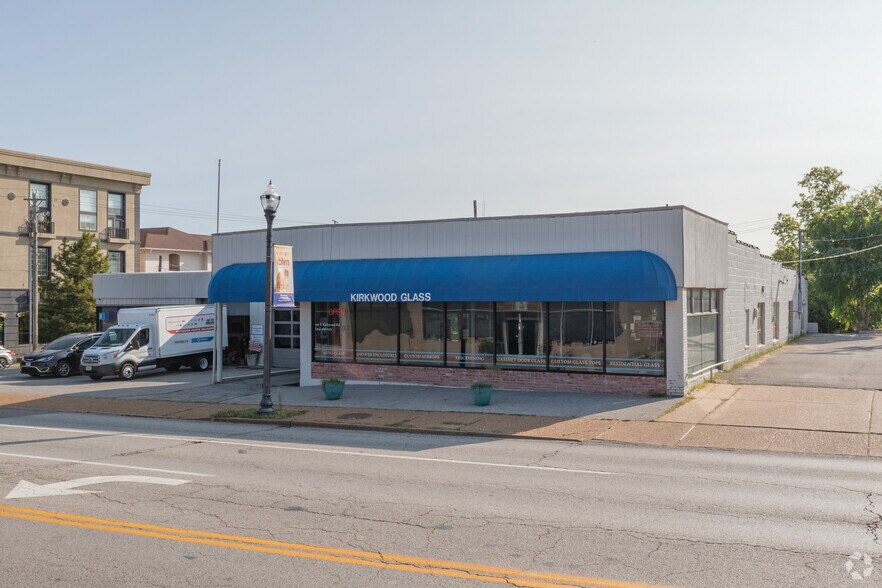More Photos Of 300 S Kirkwood Rd, Kirkwood Storefront For Sale