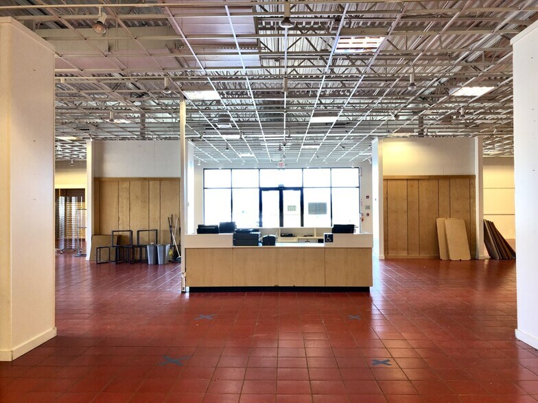 More Photos Of 1255 Route 300, Newburgh Freestanding For Lease