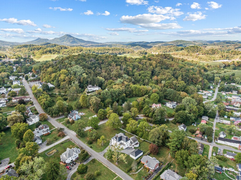 More Photos Of 639 Tower St, Tazewell Specialty For Sale