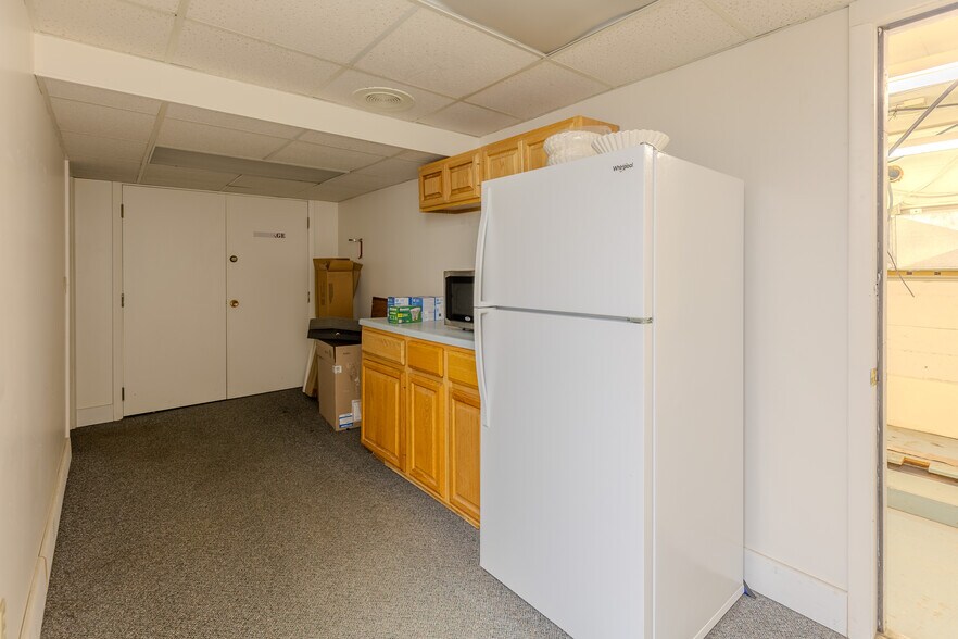 More Photos Of 4303 Memorial Hwy, Mandan Movie Radio TVStudio For Sale