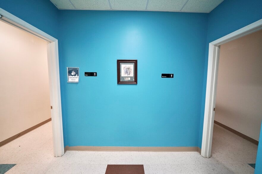 More Photos Of 21 North St, Hartly General Retail For Sale