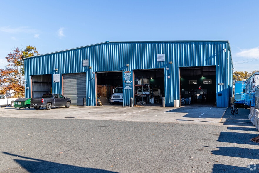 More Photos Of 3425 Tremley Point Rd, Linden Truck Terminal For Lease