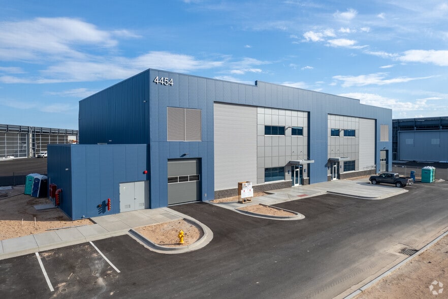 Primary Photo Of 4454 E Mallory Cir, Mesa Airplane Hangar For Lease