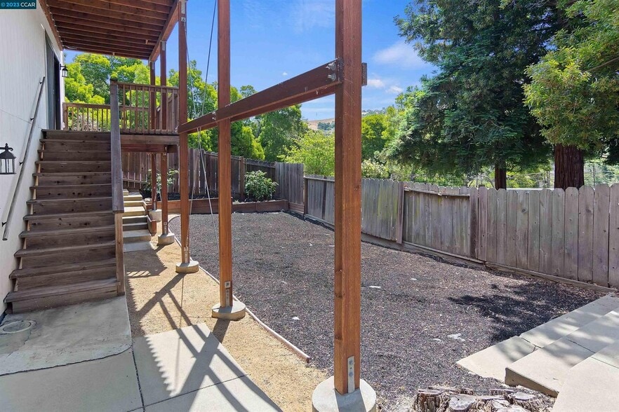 More Photos Of 619 Edwards St, Crockett Healthcare For Sale