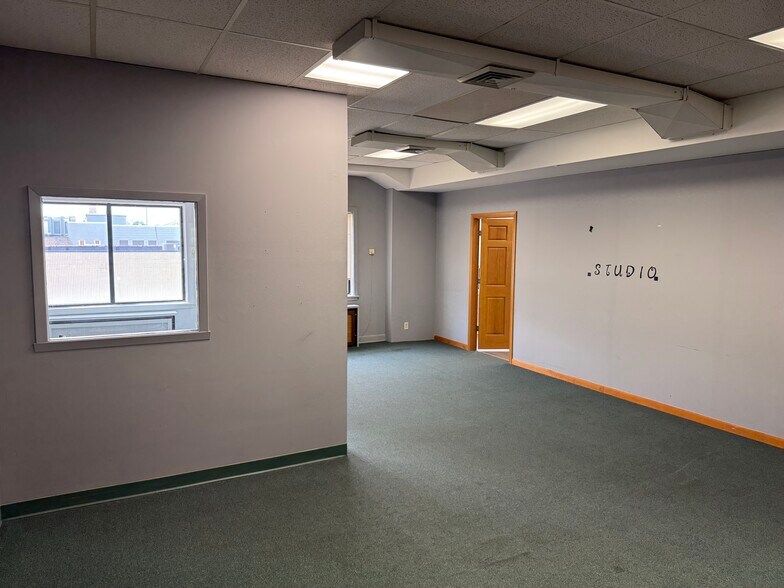 More Photos Of 526 W Wisconsin Ave, Appleton Medical For Lease
