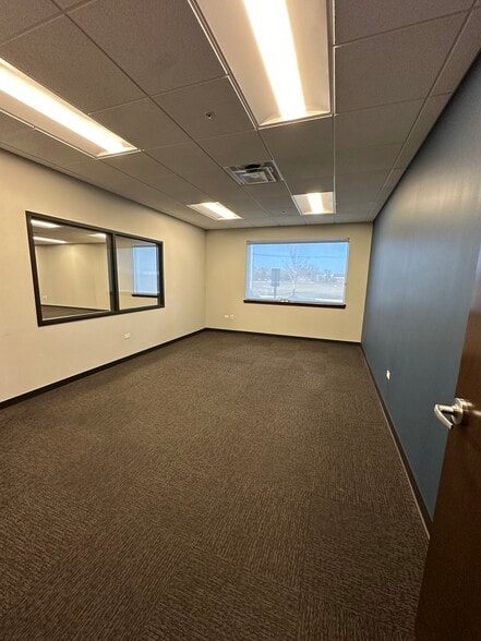 More Photos Of 2801 Alft Ln, Elgin Manufacturing For Lease