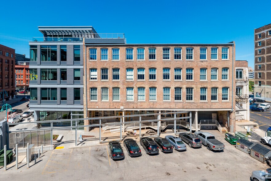 More Photos Of 220 E Buffalo St, Milwaukee Office For Sale