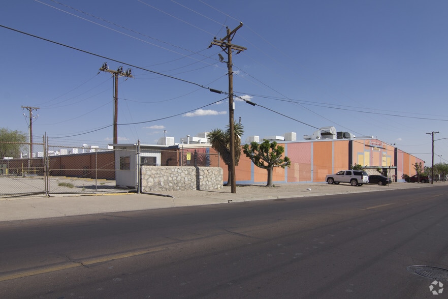 More Photos Of 320 N Clark Dr, El Paso Warehouse For Lease