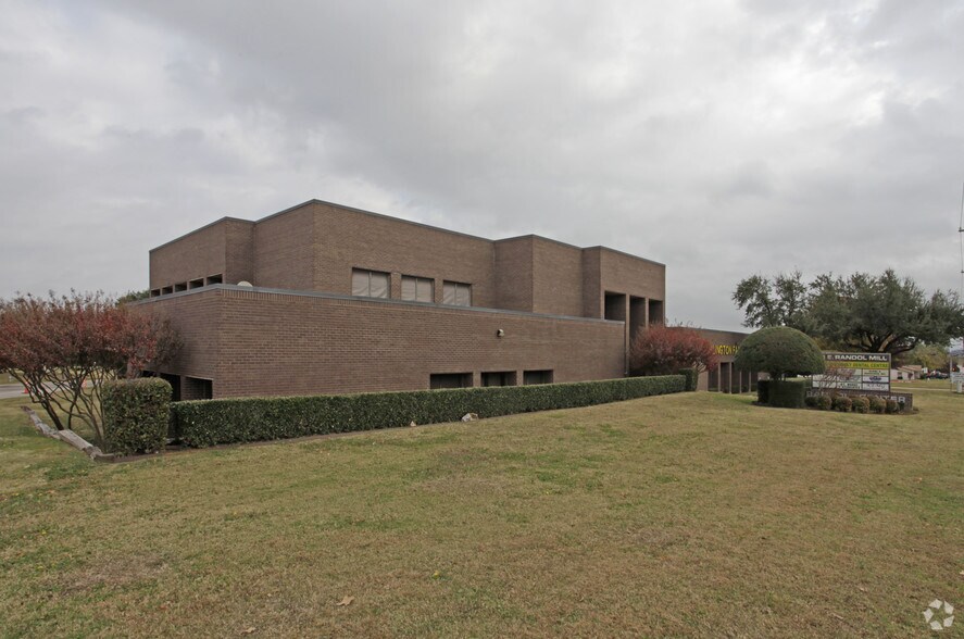 More Photos Of 101 E Randol Mill Rd, Arlington Office For Lease