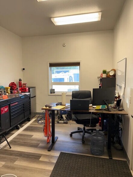 More Photos Of 276 E Danna Ave, Wasilla Warehouse For Sale