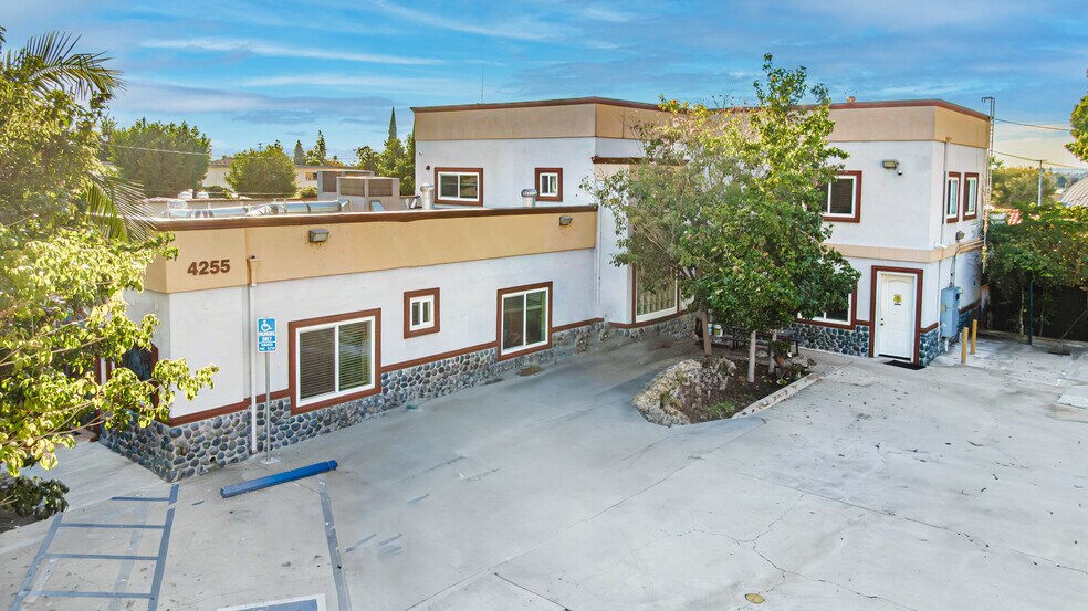 More Photos Of 4255 Tyler Ave, El Monte Medical For Lease