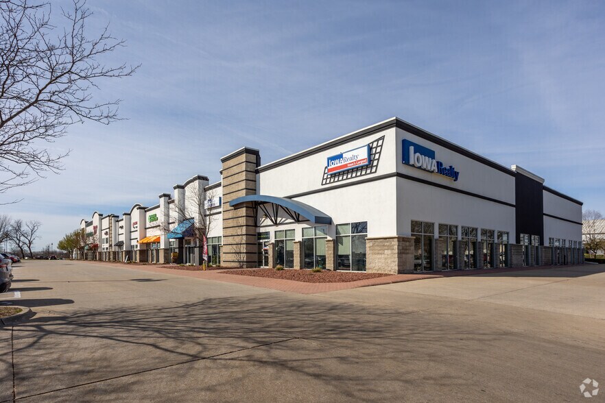 More Photos Of 2010 SE Delaware Ave, Ankeny Unknown For Lease