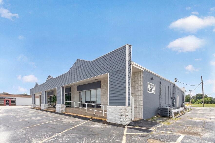 More Photos Of 1938 S Glenstone Ave, Springfield General Retail For Sale