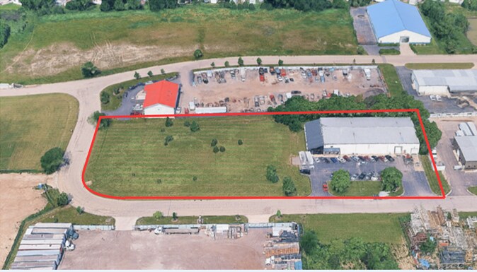 More Photos Of 702 Magna Dr, Round Lake Heights Warehouse For Sale